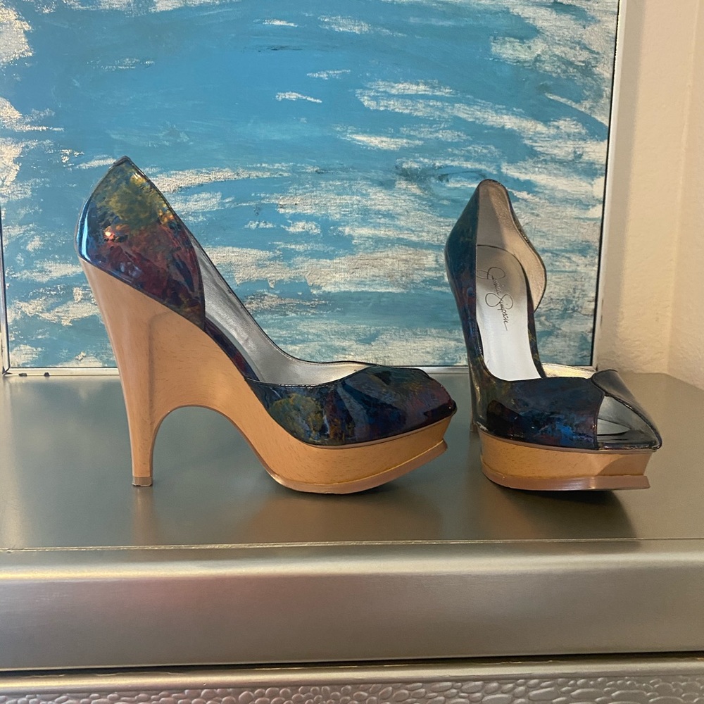 Unique heel shoes